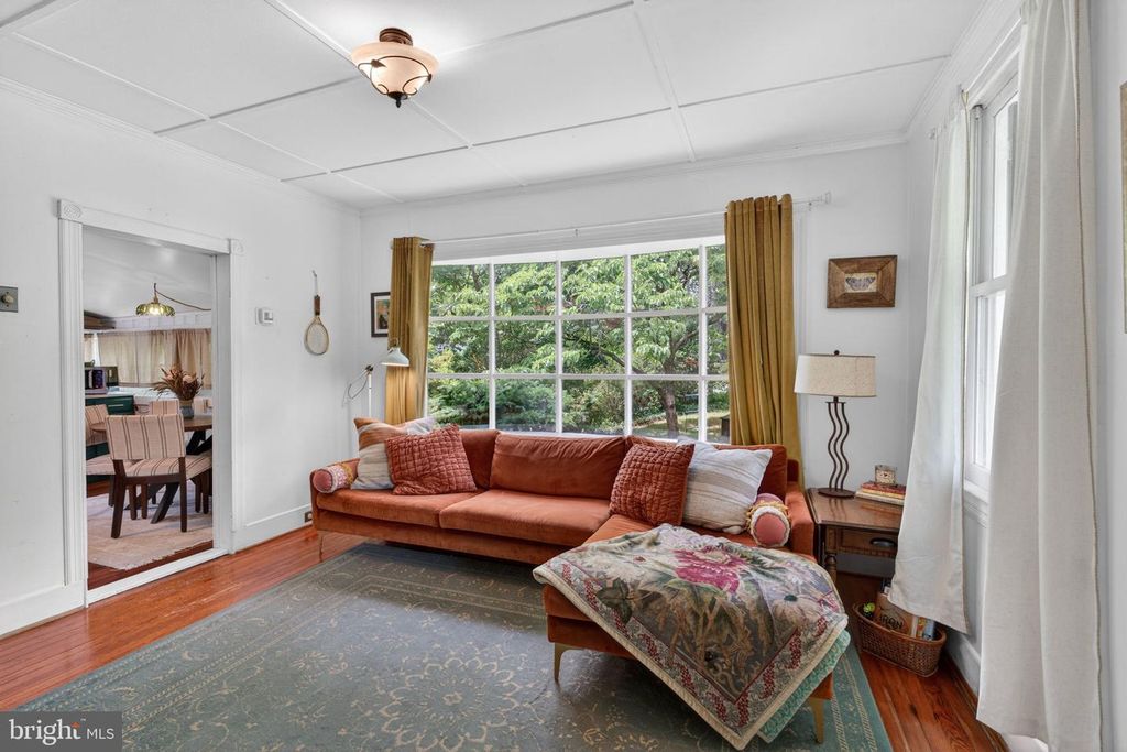 Image 7 of property listing at 1 FISKE AVE, Reisterstown, MD 21136