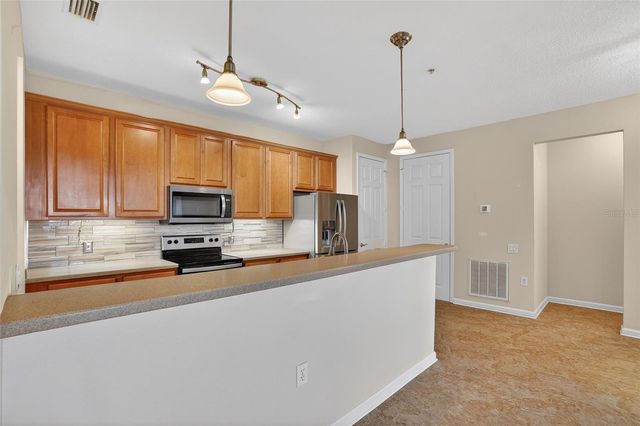 7905 SEMINOLE BOULEVARD 3103, Seminole, FL 33772