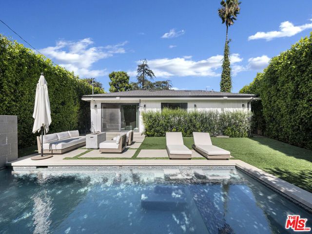 13506 Chandler Boulevard, Sherman Oaks, CA 91401
