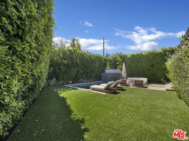 13506 Chandler Boulevard, Sherman Oaks, CA 91401