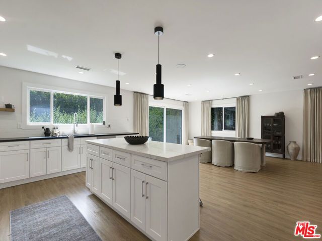 13506 Chandler Boulevard, Sherman Oaks, CA 91401