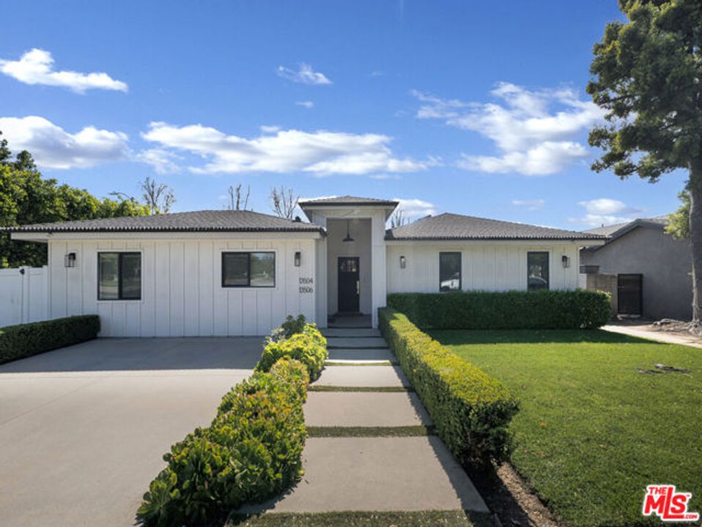 13506 Chandler Boulevard, Sherman Oaks, CA 91401