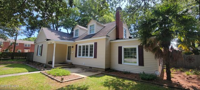 1307 N Respess Street, Washington, NC 27889