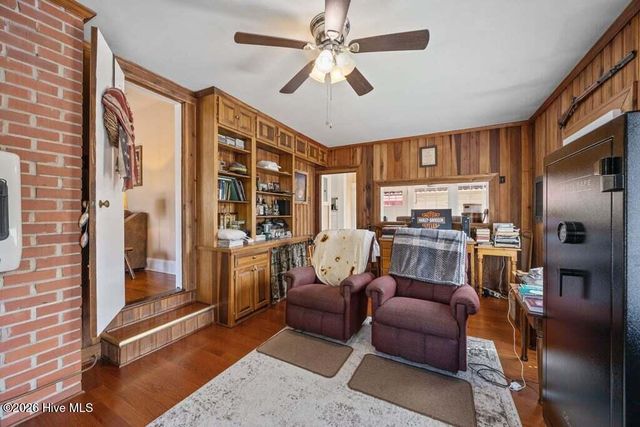 1307 N Respess Street, Washington, NC 27889