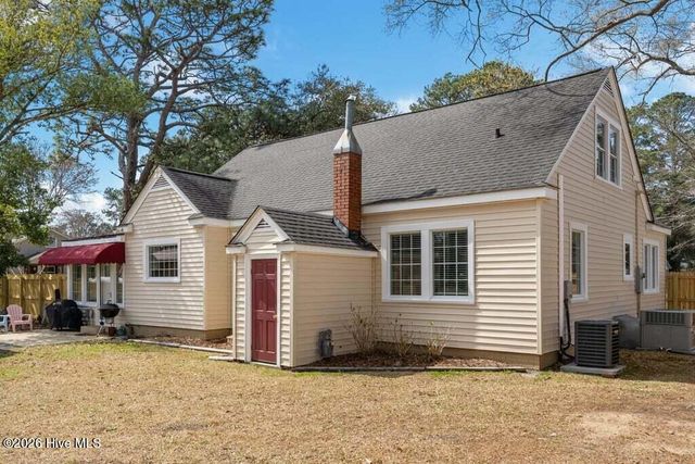 1307 N Respess Street, Washington, NC 27889