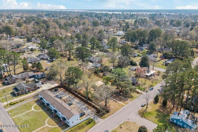 1307 N Respess Street, Washington, NC 27889