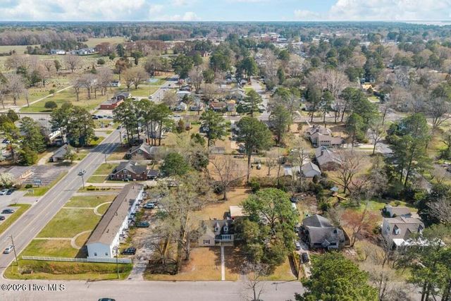 1307 N Respess Street, Washington, NC 27889