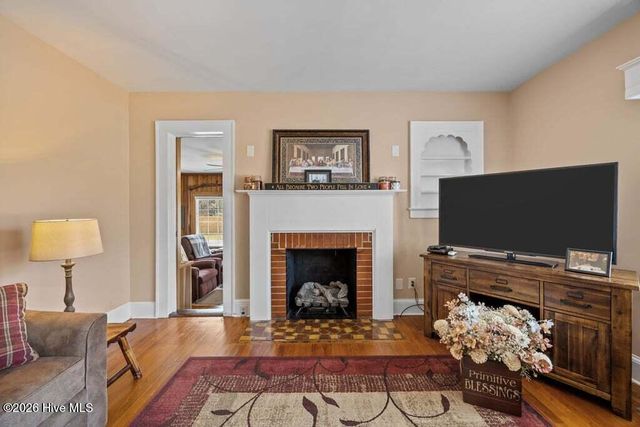 1307 N Respess Street, Washington, NC 27889