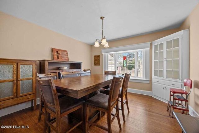 1307 N Respess Street, Washington, NC 27889