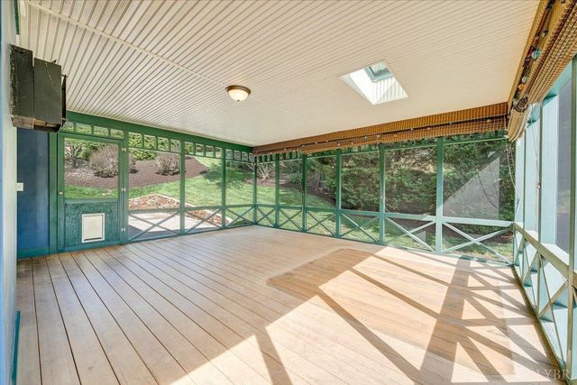 7706 Hollins Court Circle, Roanoke, VA 24019