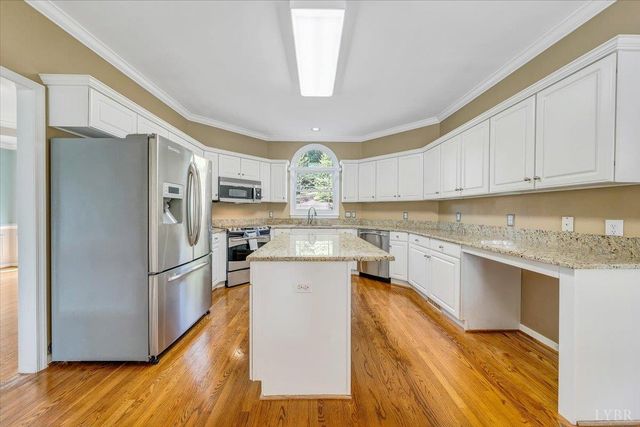 7706 Hollins Court Circle, Roanoke, VA 24019