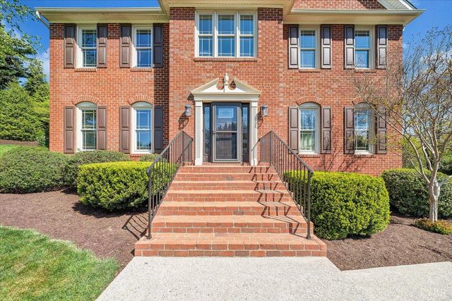 7706 Hollins Court Circle, Roanoke, VA 24019