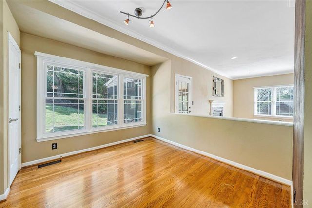 7706 Hollins Court Circle, Roanoke, VA 24019