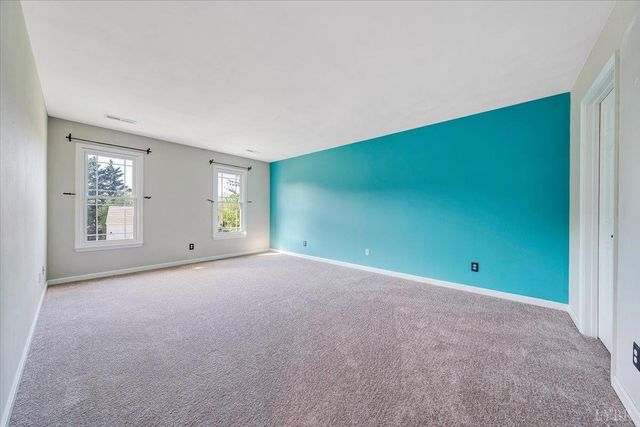 7706 Hollins Court Circle, Roanoke, VA 24019