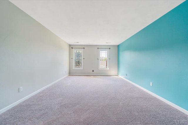 7706 Hollins Court Circle, Roanoke, VA 24019