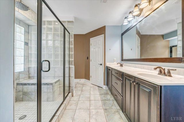 7706 Hollins Court Circle, Roanoke, VA 24019