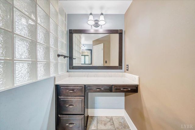 7706 Hollins Court Circle, Roanoke, VA 24019