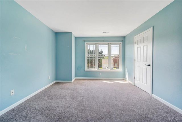 7706 Hollins Court Circle, Roanoke, VA 24019