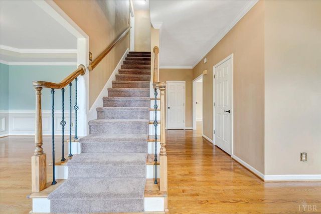 7706 Hollins Court Circle, Roanoke, VA 24019