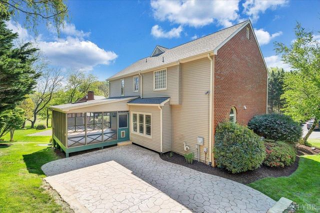 7706 Hollins Court Circle, Roanoke, VA 24019