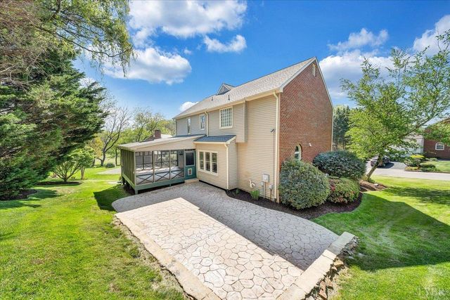 7706 Hollins Court Circle, Roanoke, VA 24019