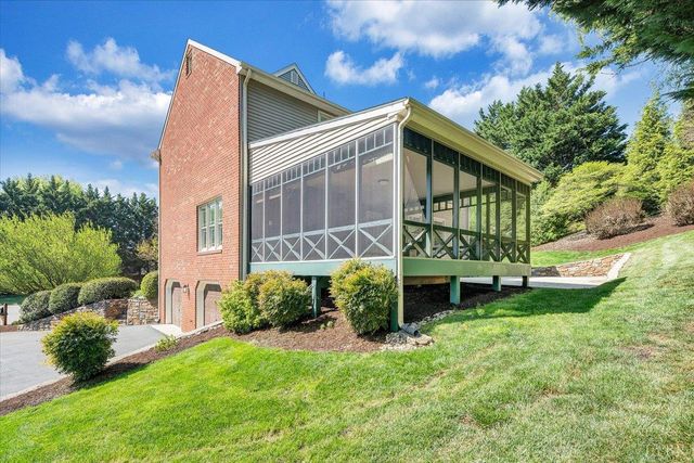 7706 Hollins Court Circle, Roanoke, VA 24019