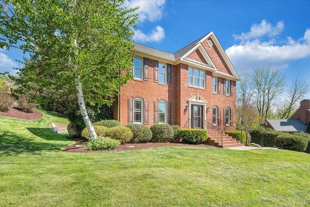 7706 Hollins Court Circle, Roanoke, VA 24019