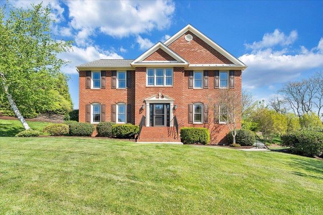 7706 Hollins Court Circle, Roanoke, VA 24019