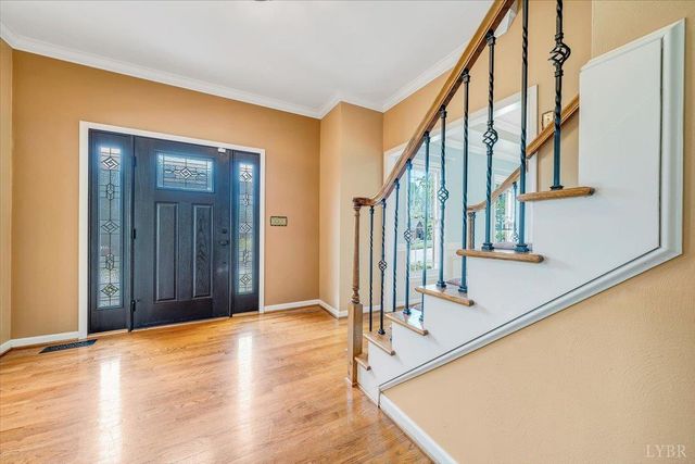 7706 Hollins Court Circle, Roanoke, VA 24019