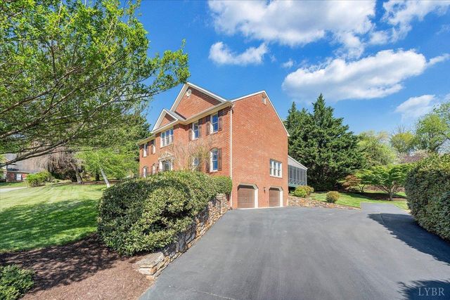 7706 Hollins Court Circle, Roanoke, VA 24019