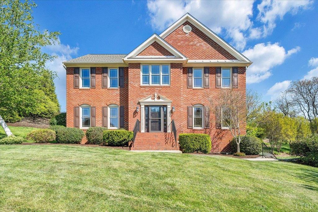 7706 Hollins Court Circle, Roanoke, VA 24019