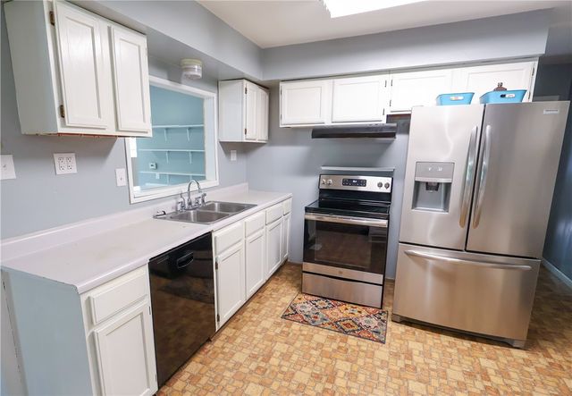 4401 SE Walnut Grove Lane, Colcord, OK 74338