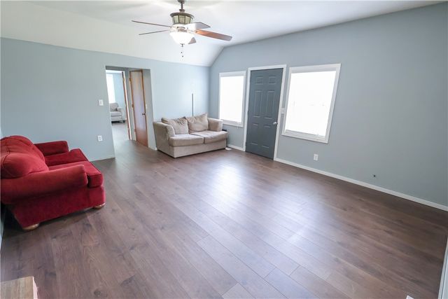 4401 SE Walnut Grove Lane, Colcord, OK 74338