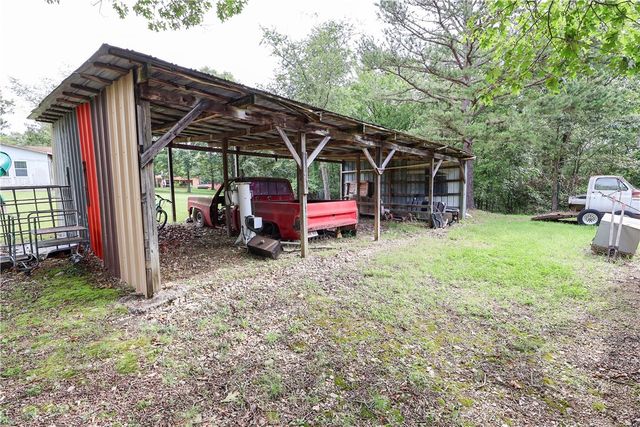 4401 SE Walnut Grove Lane, Colcord, OK 74338