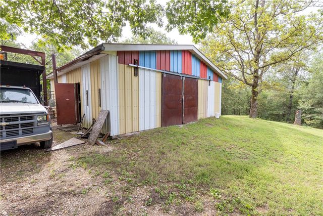 4401 SE Walnut Grove Lane, Colcord, OK 74338
