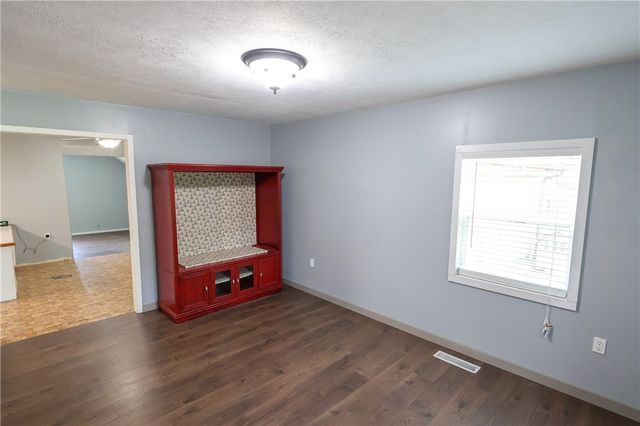 4401 SE Walnut Grove Lane, Colcord, OK 74338