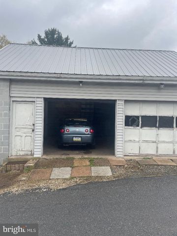15 DEWEY ST, Mohnton, PA 19540