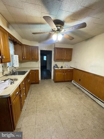15 DEWEY ST, Mohnton, PA 19540
