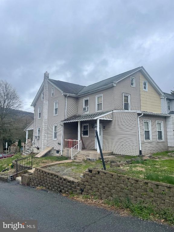 15 DEWEY ST, Mohnton, PA 19540