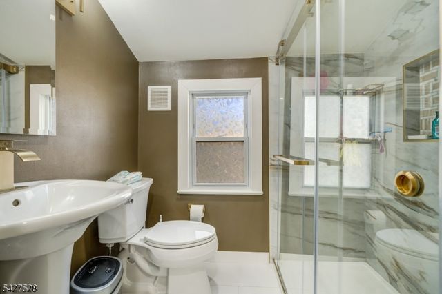 812 Sterling St, Plainfield City, NJ 07062