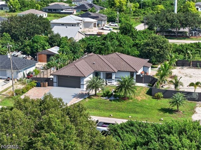 3104 17TH ST SW, Lehigh Acres, FL 33976