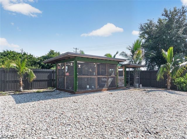 3104 17TH ST SW, Lehigh Acres, FL 33976