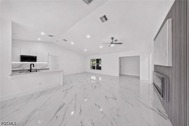 3104 17TH ST SW, Lehigh Acres, FL 33976