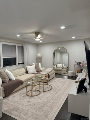 723 Wantagh Avenue, Wantagh, NY 11793