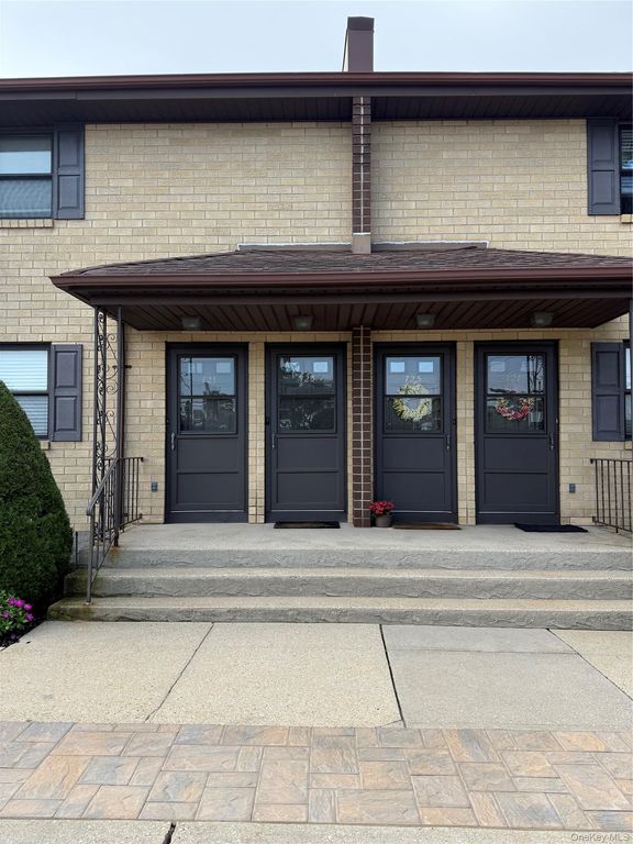 723 Wantagh Avenue, Wantagh, NY 11793 — exterior