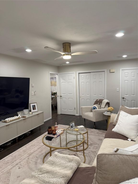 723 Wantagh Avenue, Wantagh, NY 11793 — photo 5