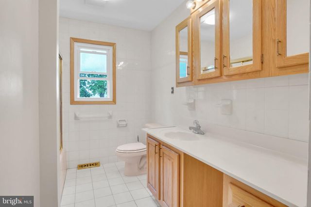 667 DIANE DR, Etters, PA 17319