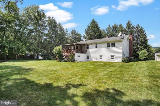 667 DIANE DR, Etters, PA 17319