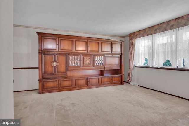 667 DIANE DR, Etters, PA 17319