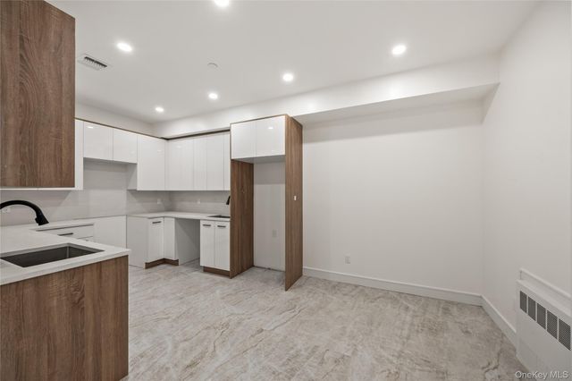 15 Warren Court 101, Monsey, NY 10952